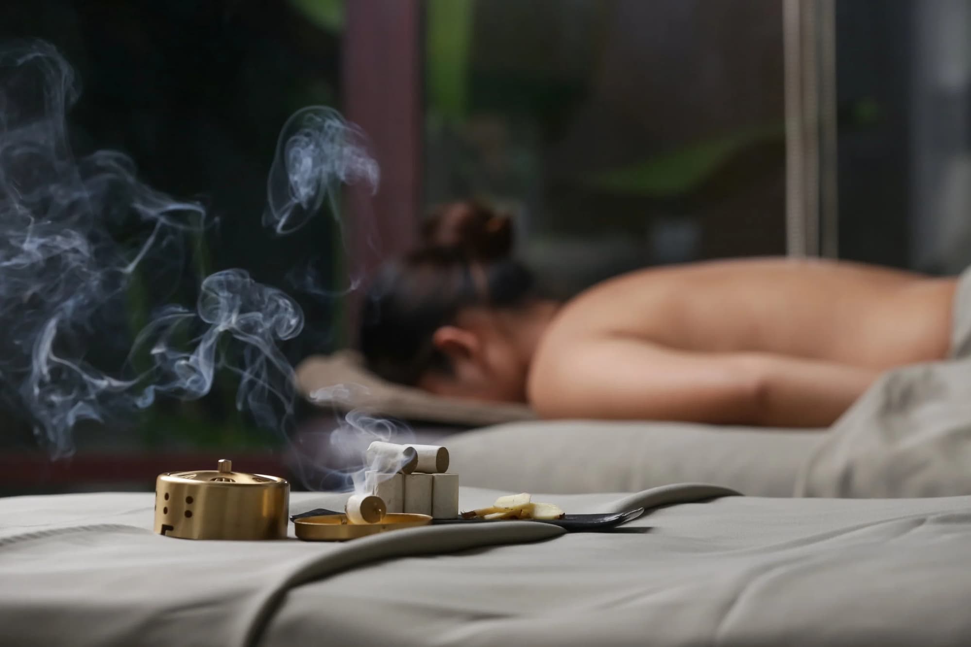 Total body moxibustion therapy at FusionMed Toronto, Stouffville and Markham